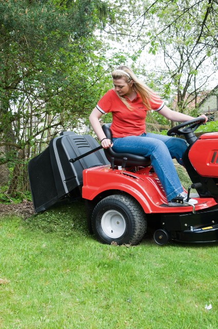 Obrázek galerie pro produkt Zahradní traktor MTD SMART RE 130 H + AKCE+, travní sekací traktor, Hydrostat, OHV 439ccm
